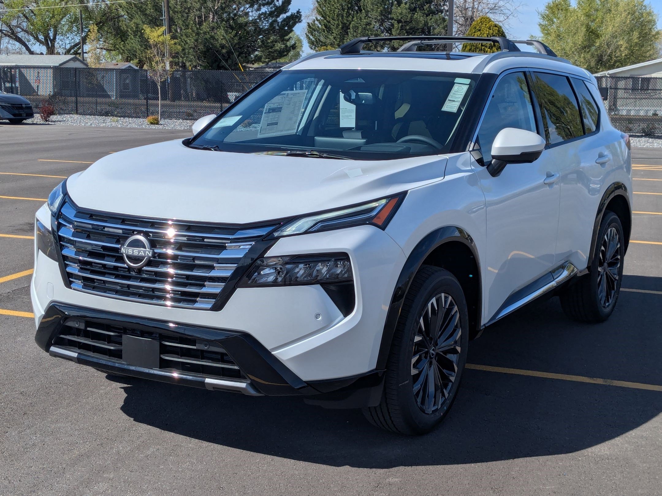 New 2026 Everest White Pearl Tricoat Nissan Platinum image 8