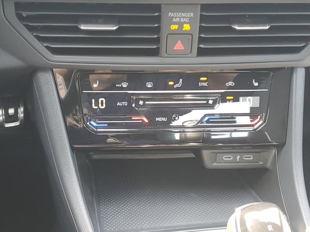 New 2026 White Volkswagen 1.5T Sport image 28