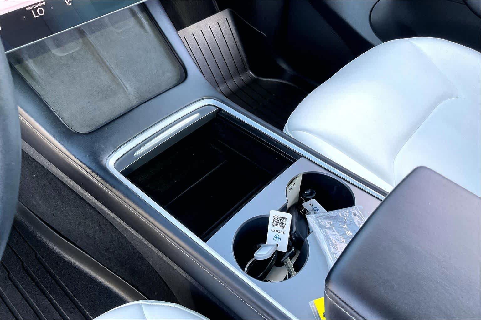 Used 2022 WHITE Tesla Long Range image 14