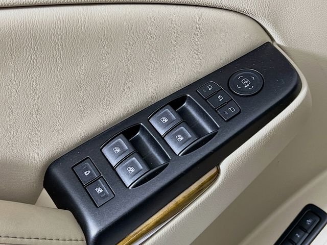 Used 2017 White GMC Denali image 9