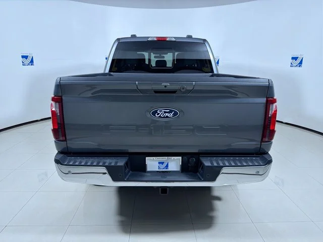 New 2026 CARBONIZED GRAY Ford XLT image 17