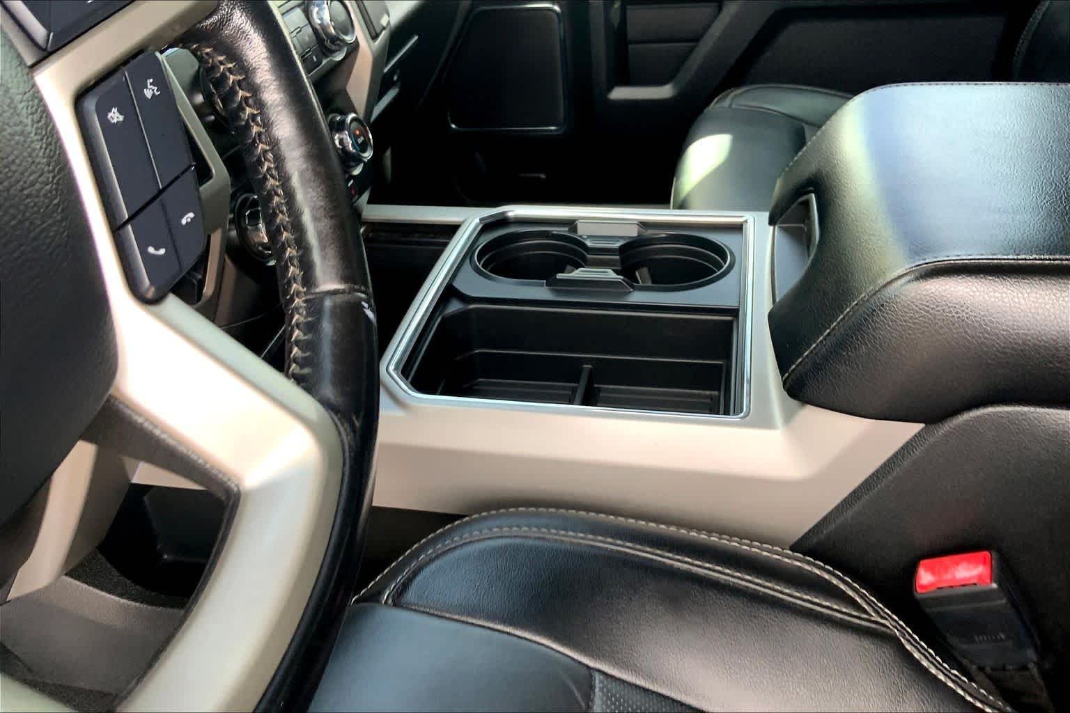 Used 2021 Agate Black Metallic Ford LARIAT image 17