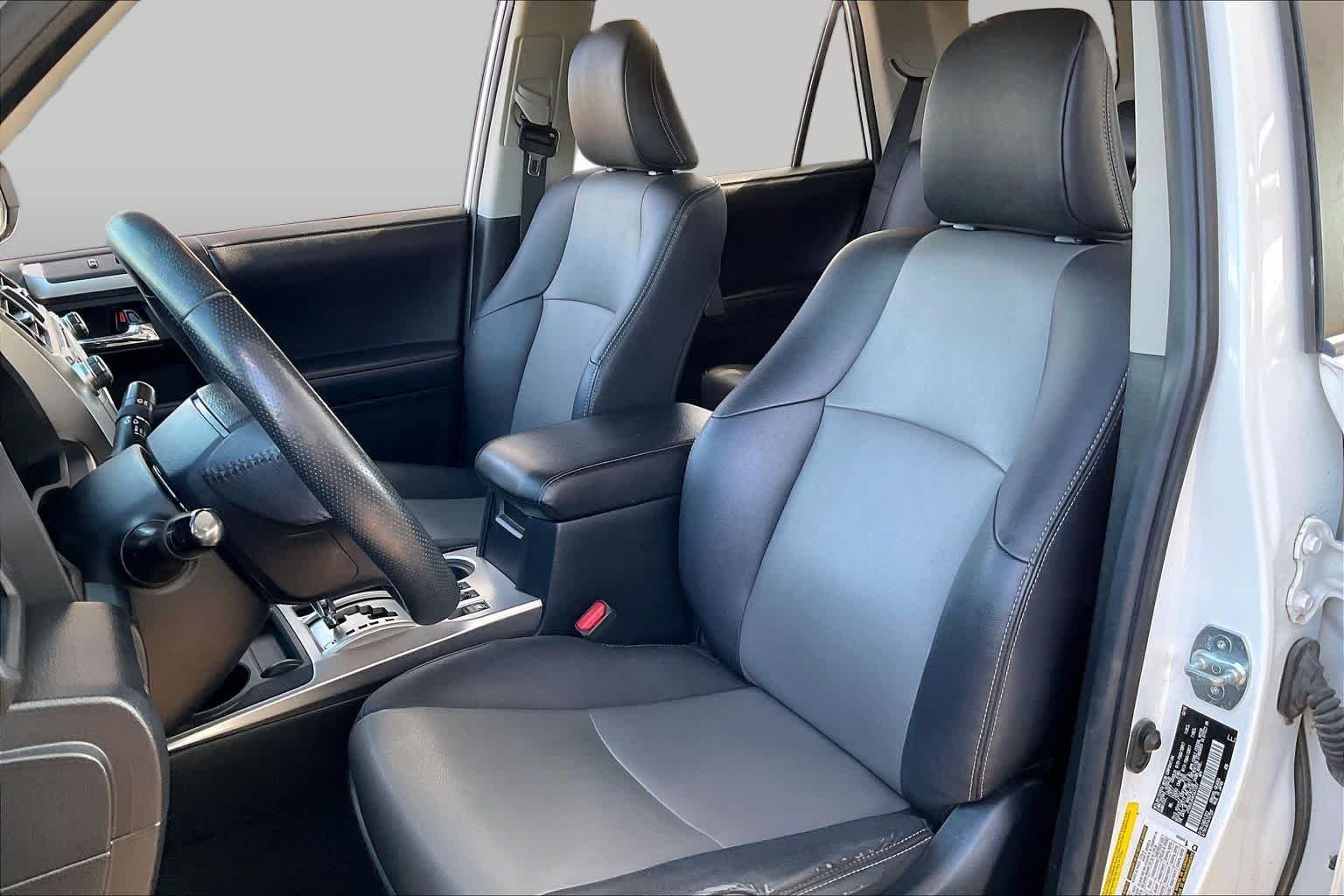 Used 2019 Super White Toyota SR5 image 8