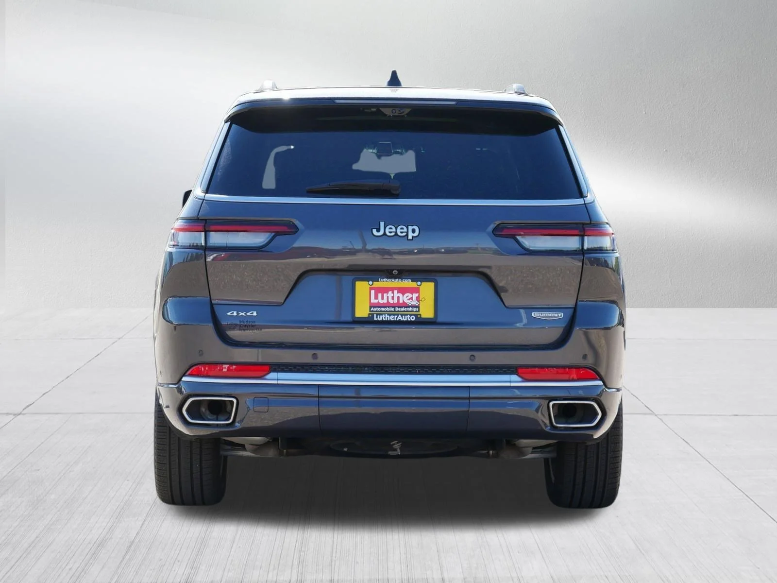 Used 2024 Baltic Gray Metallic Clearcoat Jeep Summit image 6