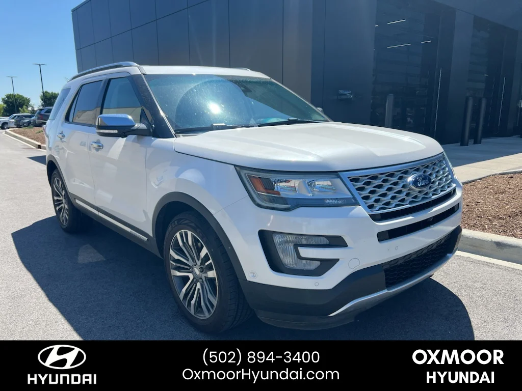 Used 2017 White Platinum Metallic Tri-Coat Ford Platinum image 1
