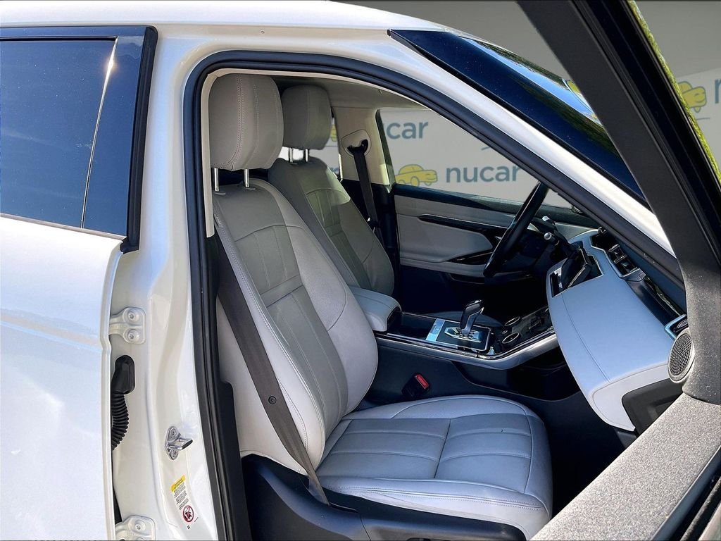 Used 2020 White Land Rover SE image 11