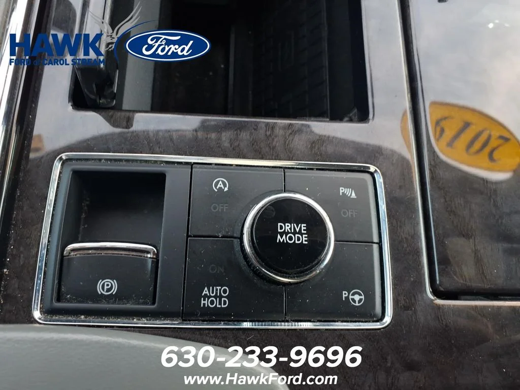 Used 2019 Black Metallic Lincoln Reserve image 15