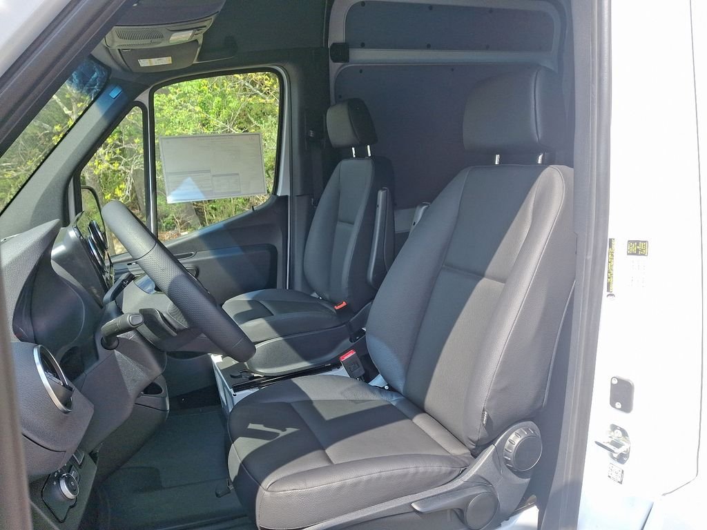 2025 Mercedes-Benz Sprinter Cargo Van Base - Photo 9