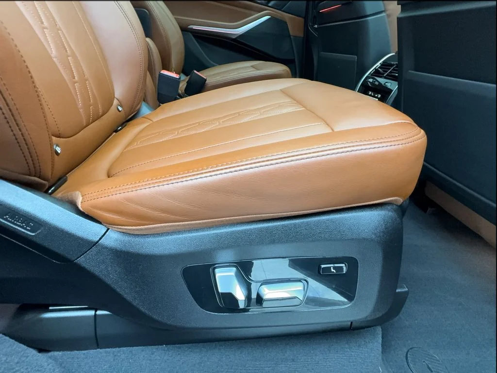 Used 2022 Green BMW xDrive40i image 33
