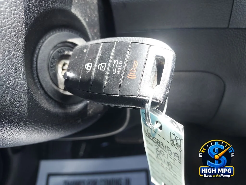 Used 2017 Black Kia S image 15