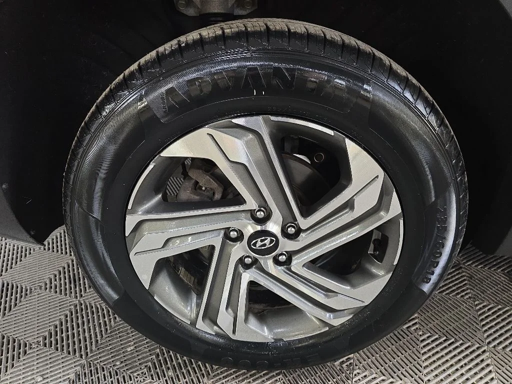 Used 2023 Gray Hyundai SEL image 13