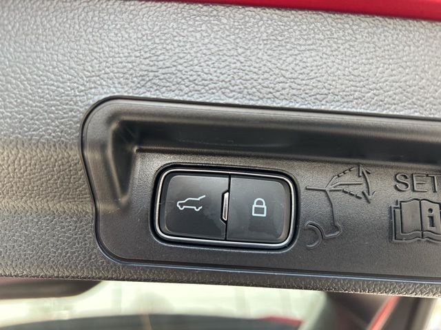 Used 2023 Red Ford XLT image 14
