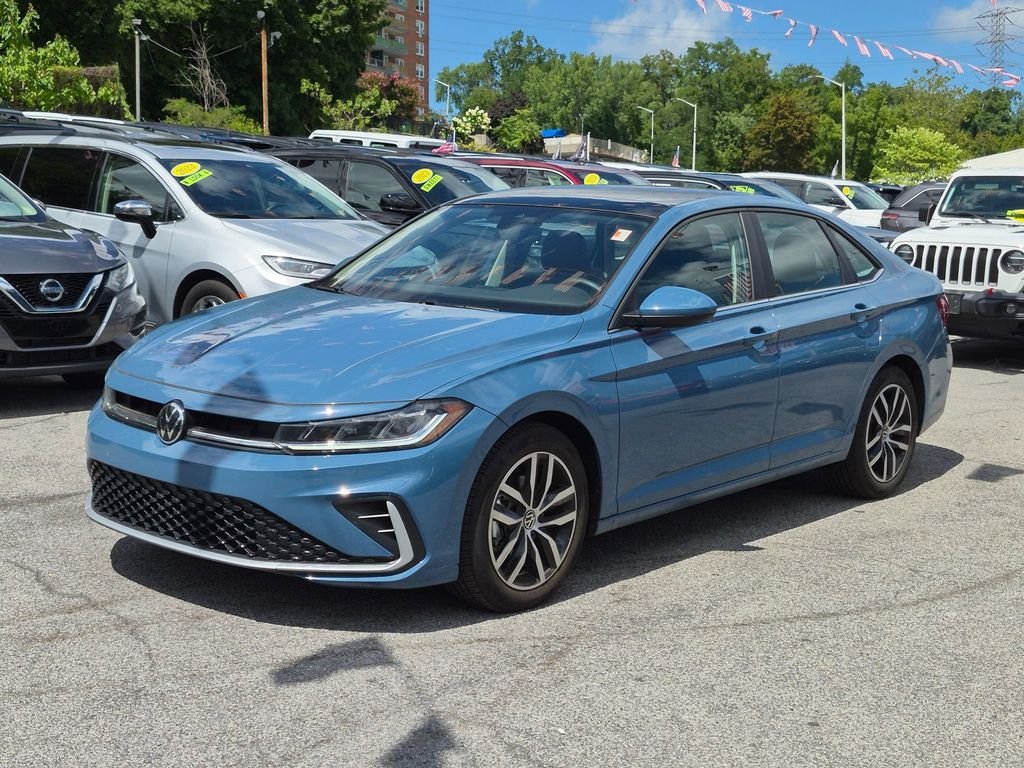Used 2025  Volkswagen 1.5T SE image 1