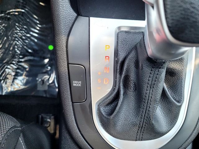 Used 2023 White Kia LXS image 20