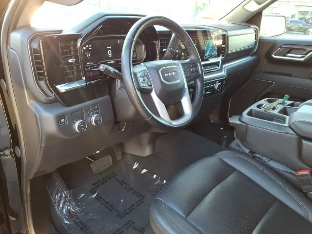 Used 2025 Onyx Black GMC SLT image 16