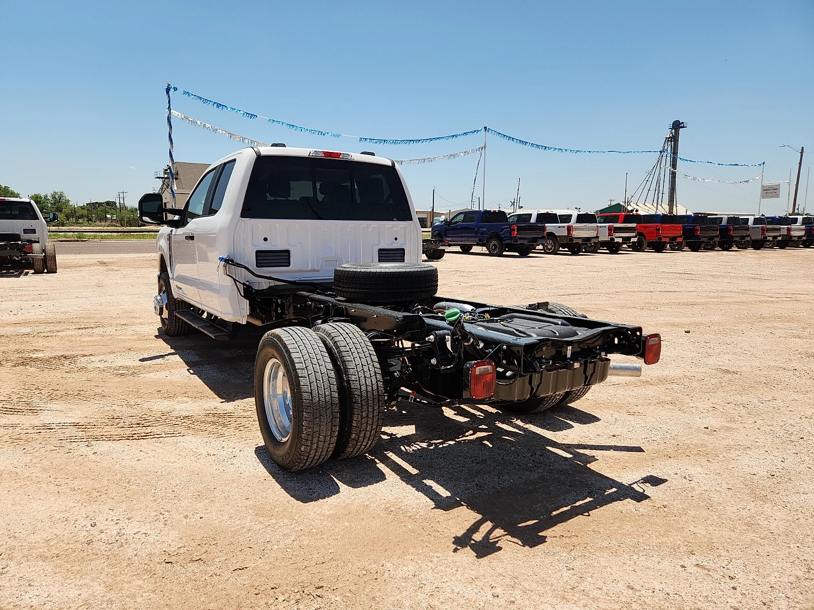 New 2026 Oxford White Ford F-350® XL image 5