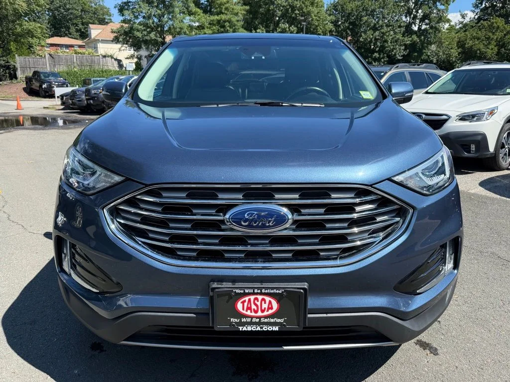 Used 2019 Blue Metallic Ford SEL image 3