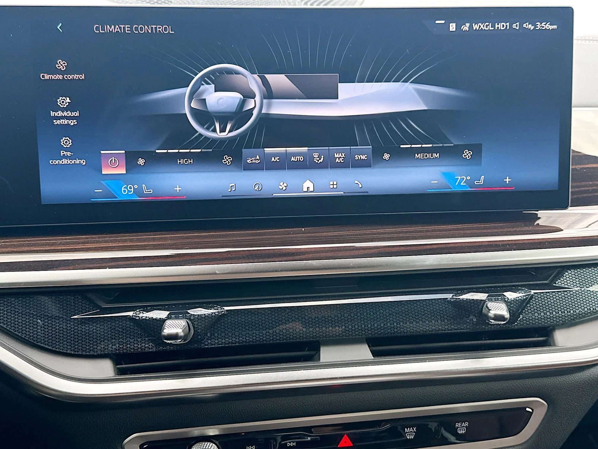 New 2026 Mineral White Metallic BMW sDrive40i image 35