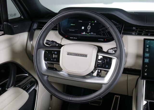 New 2026 Fuji White Land Rover SE image 12