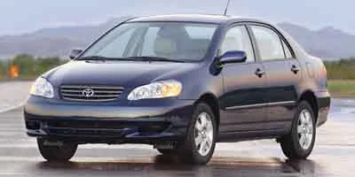 Used 2004  Toyota LE image 1