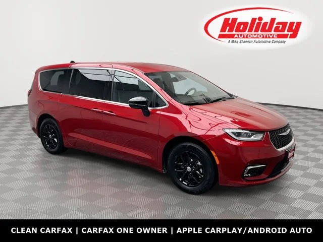 2025 Chrysler Pacifica Select's photo