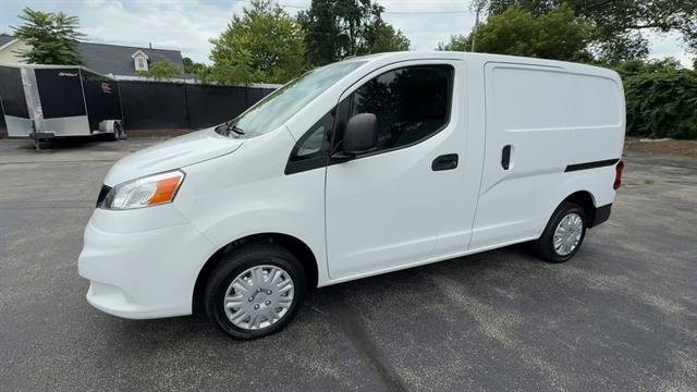 Used 2021 White Nissan S Xtronic CVT image 4