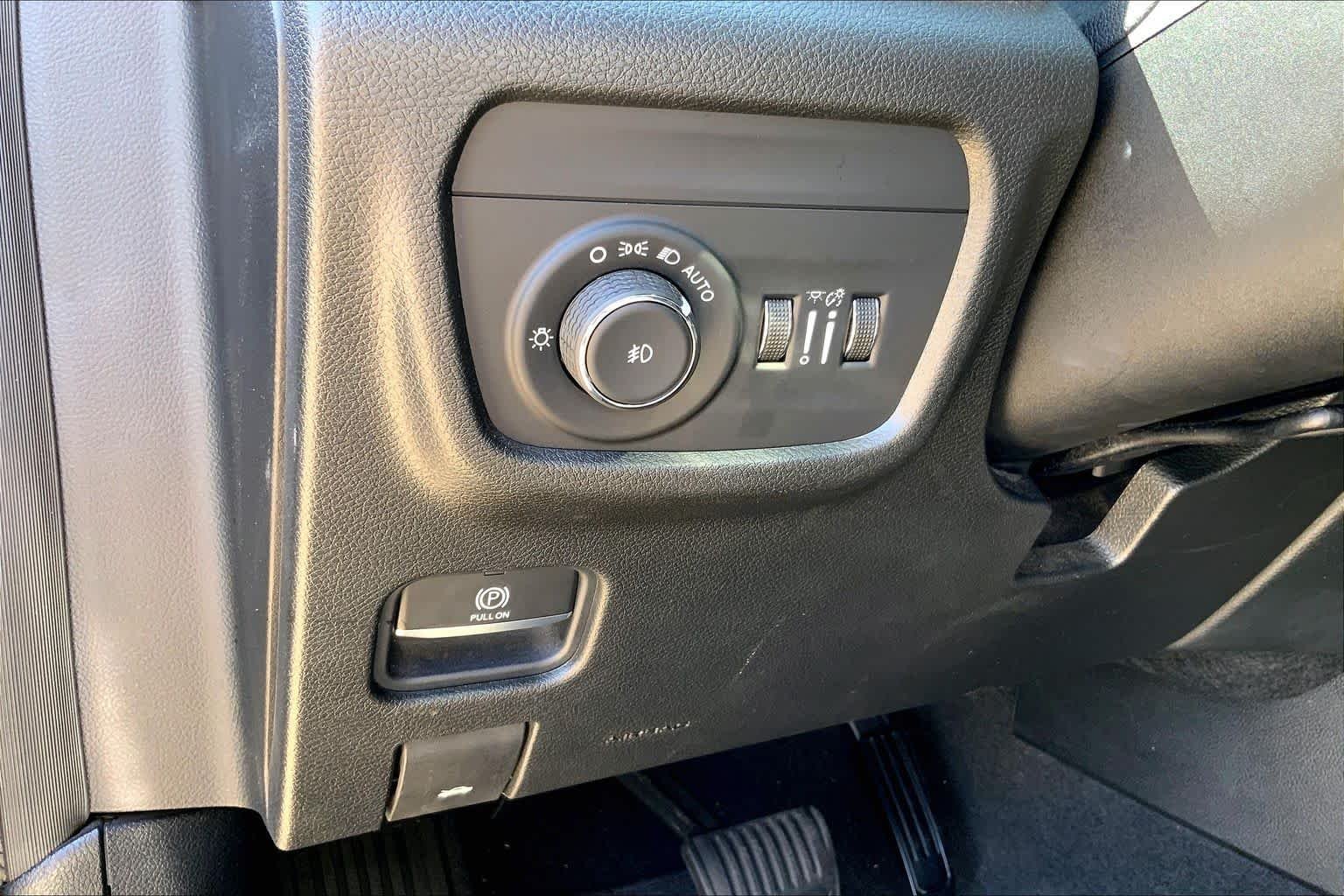 Used 2021 Baltic Gray Metallic Clearcoat Jeep Limited image 36