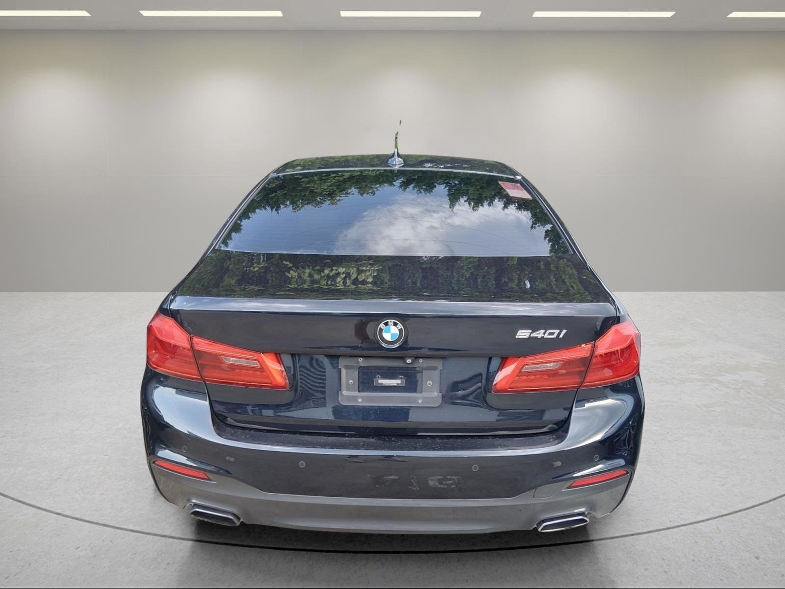 Used 2019 Carbon Black Metallic BMW 540i image 9