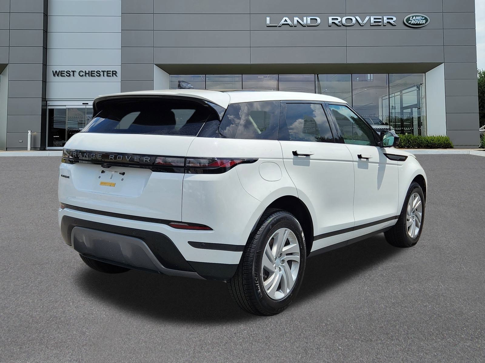 Used 2025 Fuji White Land Rover S image 4