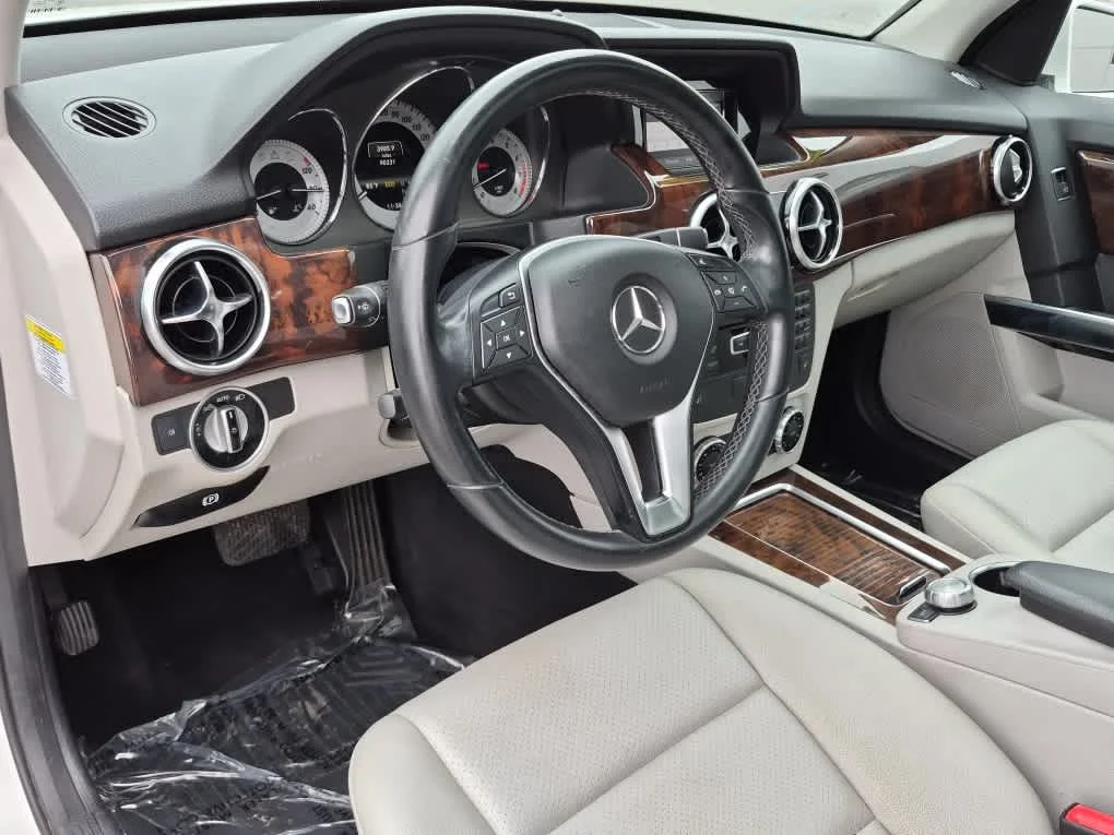 Used 2013 Polar White Mercedes-Benz GLK 350 image 11