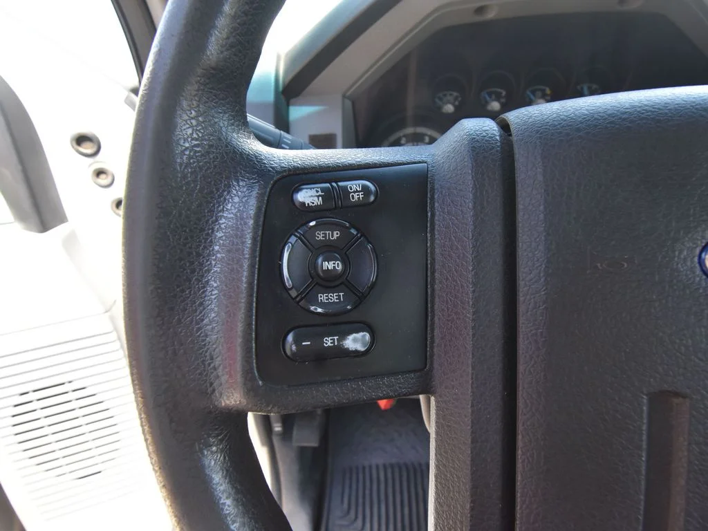 2014 Ford F-550 - Photo 33