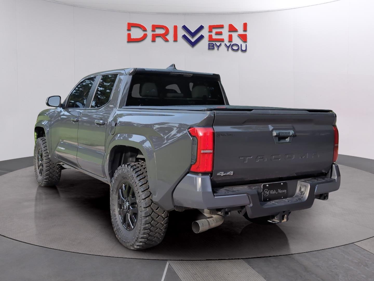 Used 2025 Underground Toyota SR5 image 3