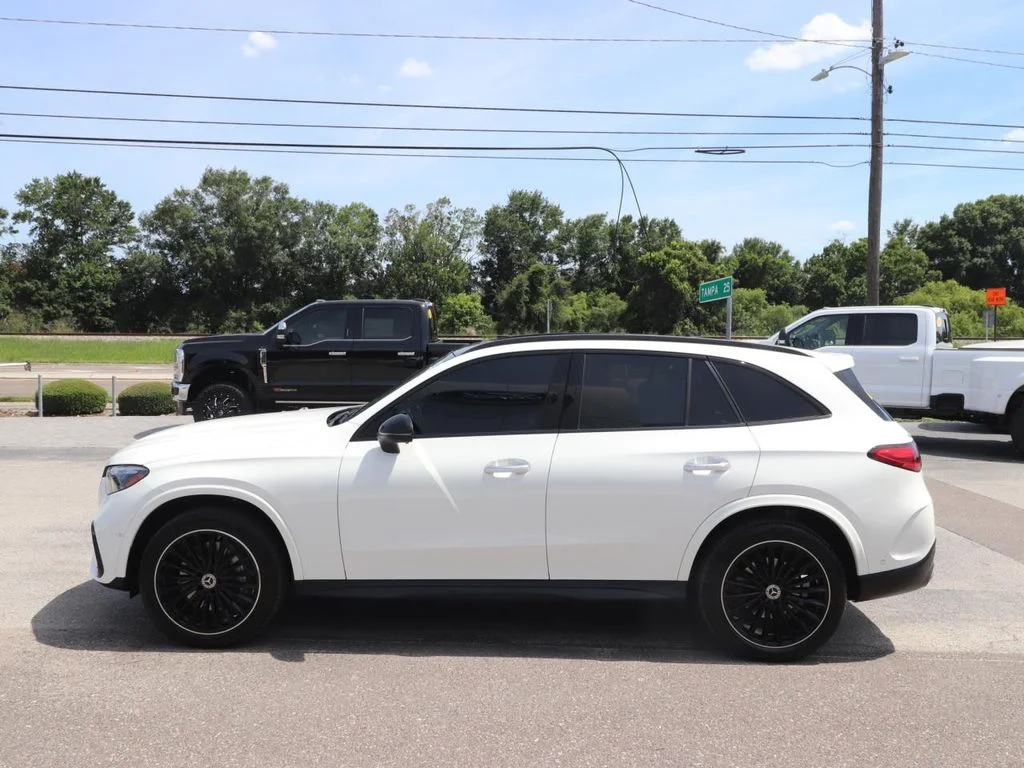 Certified Used 2023 White Mercedes-Benz GLC 300 image 5