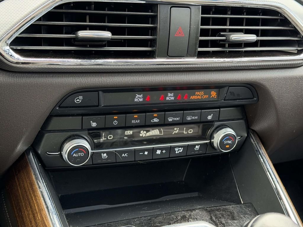 Used 2022 White Mazda Signature image 5