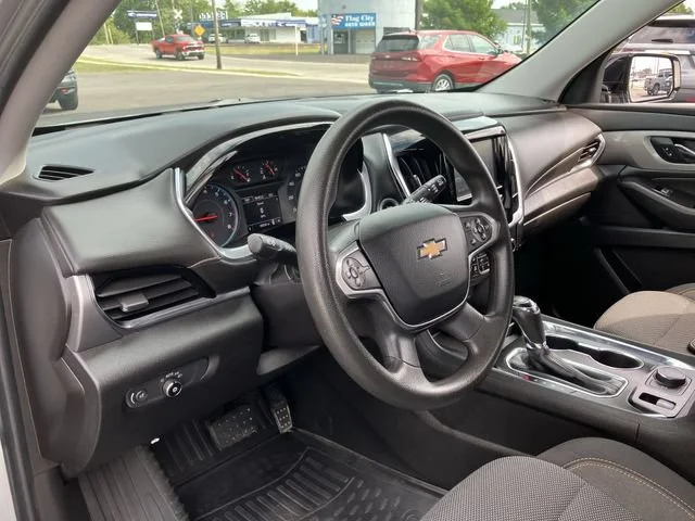 Used 2018 SILVER ICE METALLIC Chevrolet LS image 10