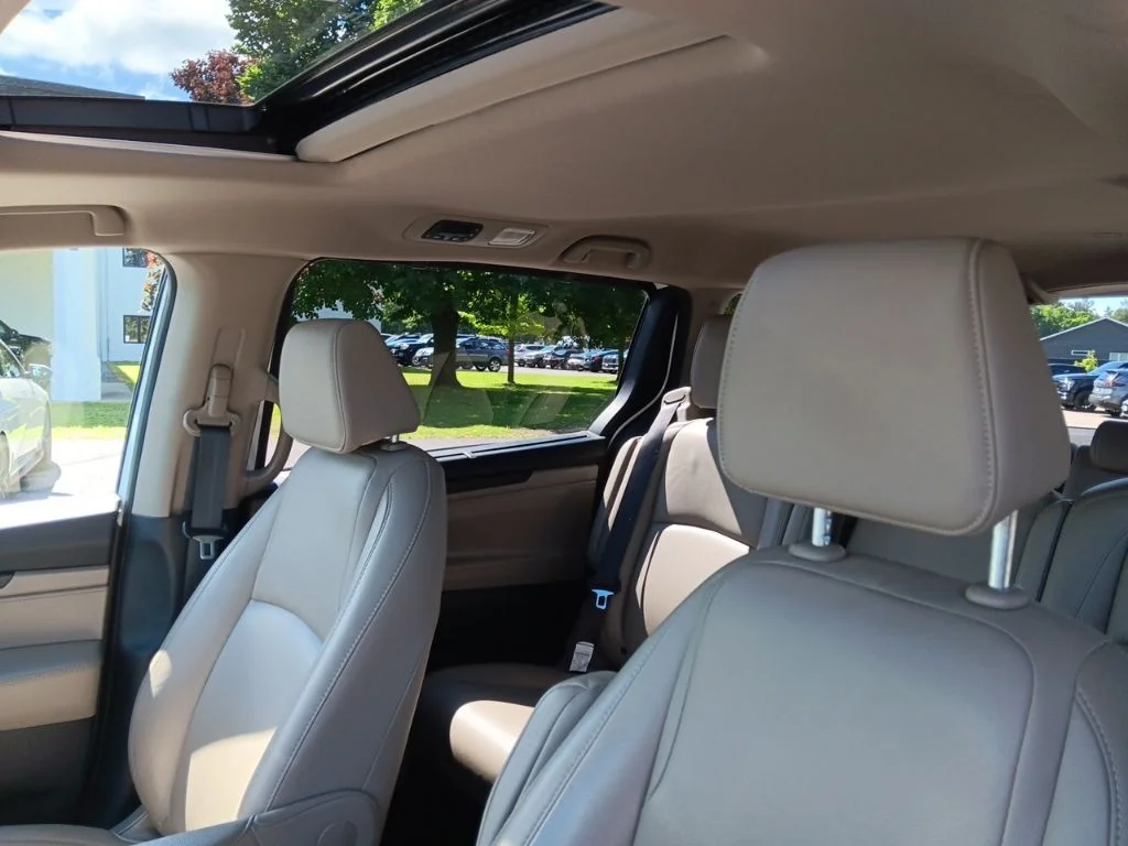 Used 2020 Platinum White Pearl Honda EX-L image 14
