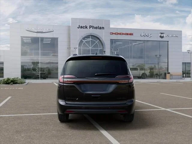 New 2026 Diamond Black Crystal Pearl-Coat Exterior Paint Chrysler Limited image 59