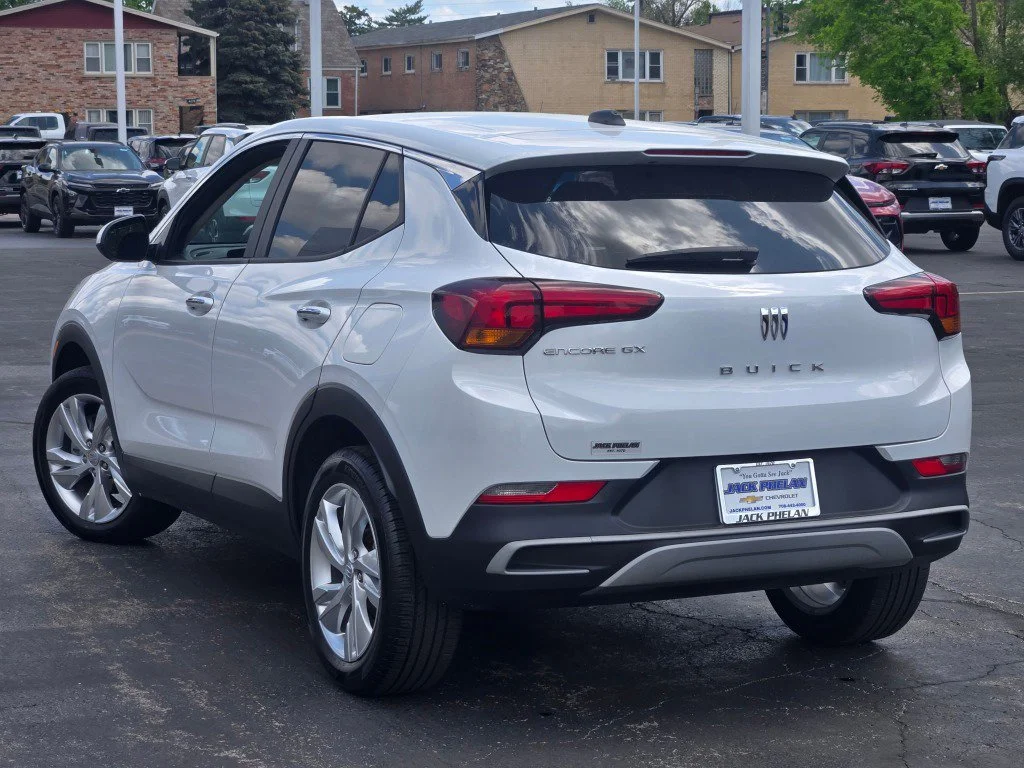 Used 2025 Summit White Buick Preferred image 14