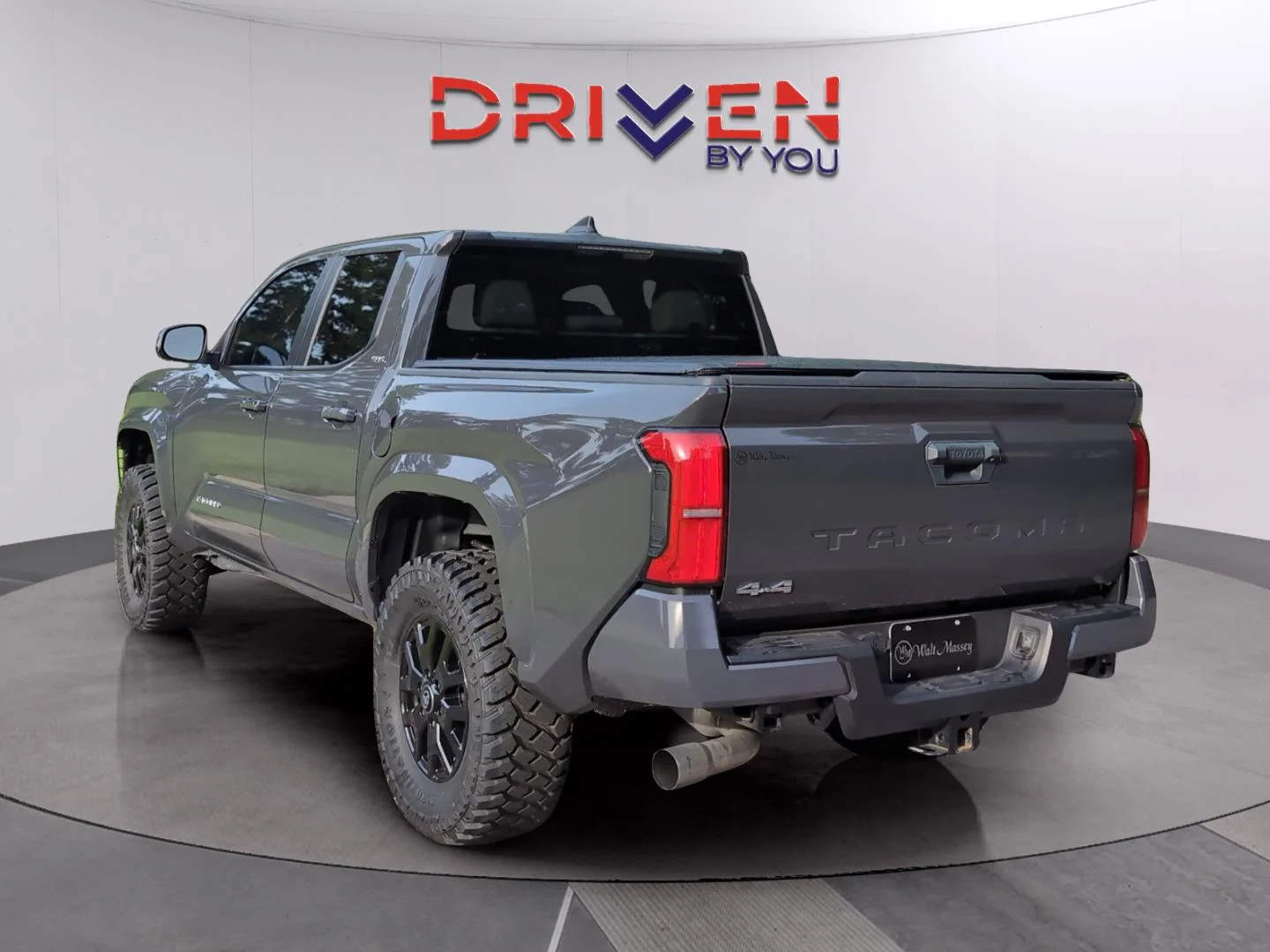 Used 2025 Underground Toyota SR5 image 3