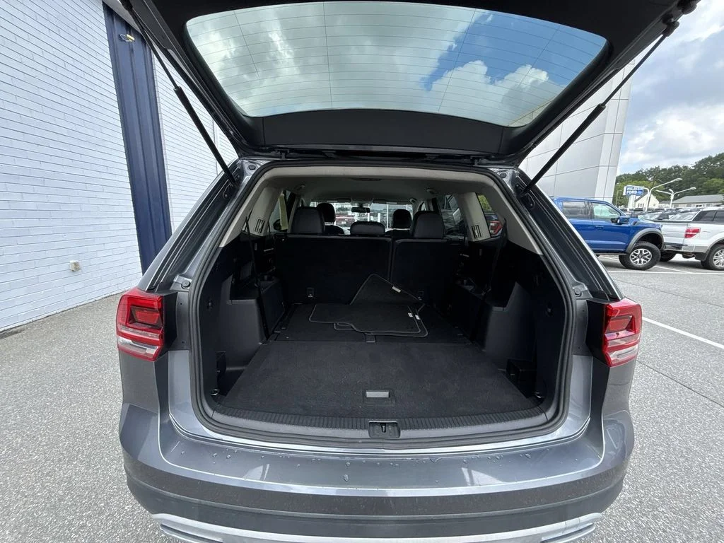 Used 2018 Gray Volkswagen 3.6L V6 SE image 19
