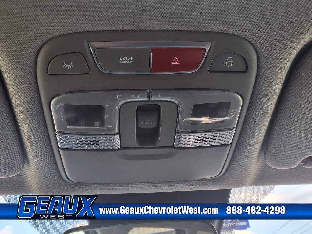 Used 2025 Black Kia S image 28