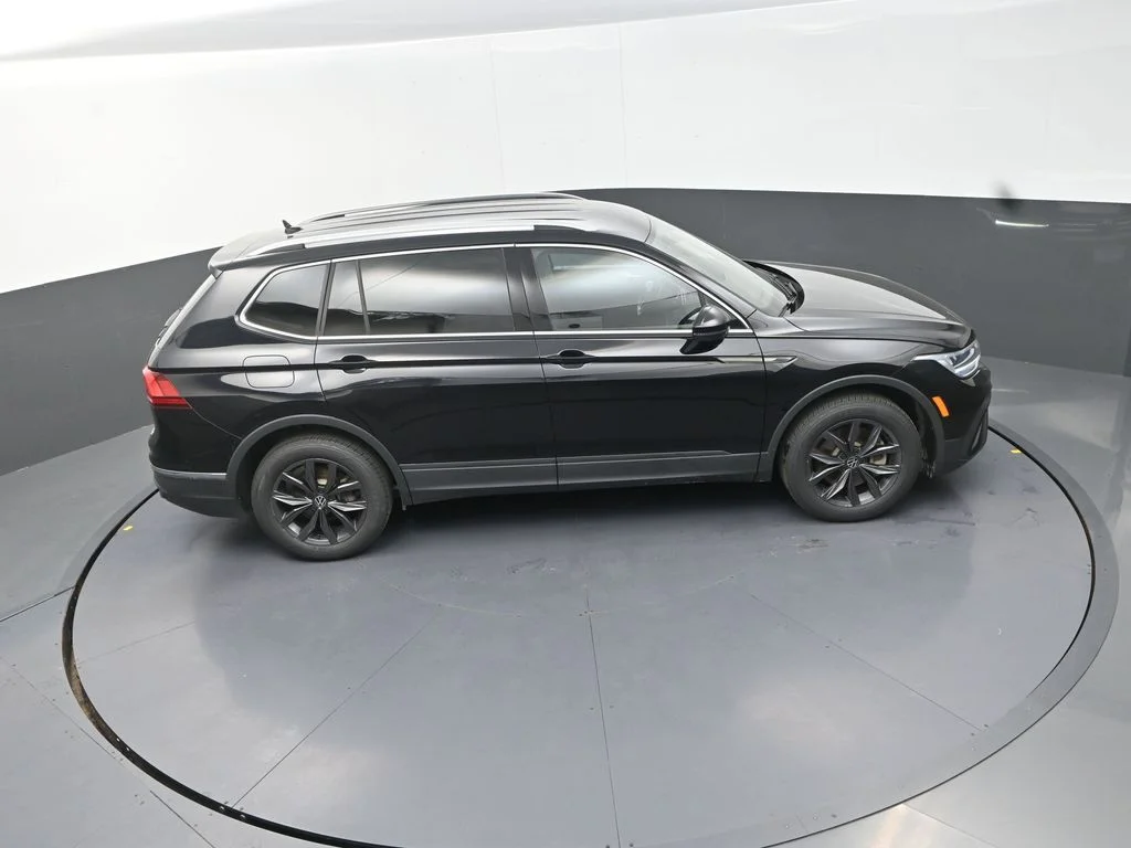 Used 2023 Black Volkswagen 2.0T SE image 20