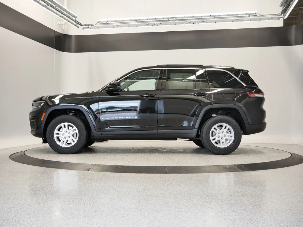 2025 Jeep Grand Cherokee Laredo - Photo 42