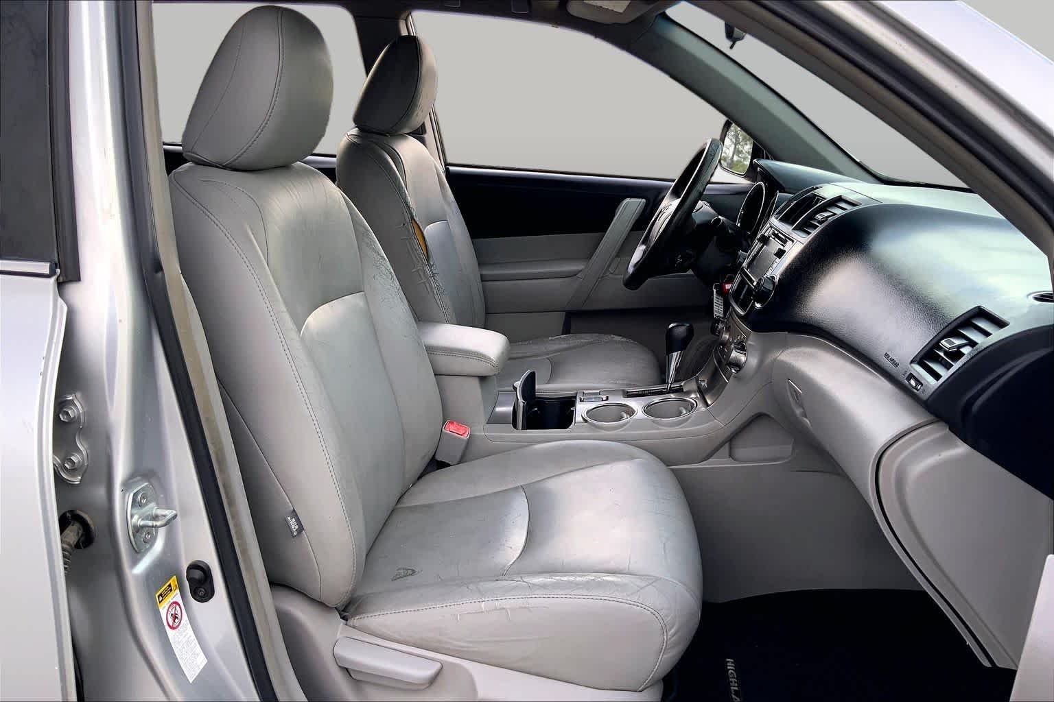 Used 2013 Classic Silver Metallic Toyota Plus image 8