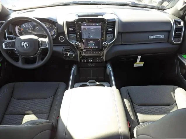 New 2026 Diamond Black Crystal Pearl-Coat Exterior Paint RAM BIG HORN image 15