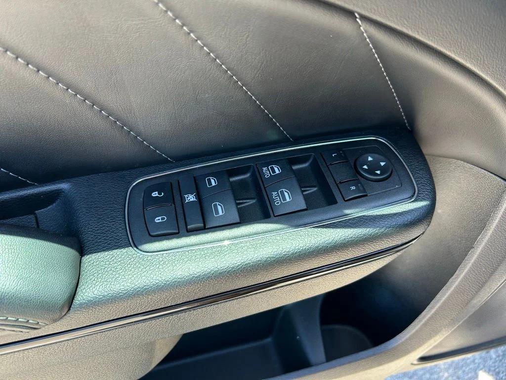 Used 2023 Granite Crystal Clearcoat Metallic Dodge R/T Scat Pack image 19
