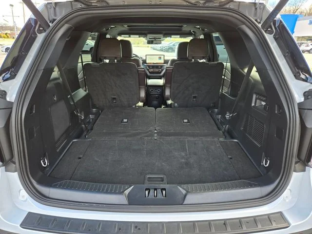 Used 2025 White Ford Platinum image 18