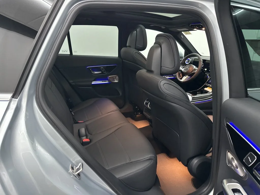 Used 2026 Silver Mercedes-Benz GLC 300 image 19