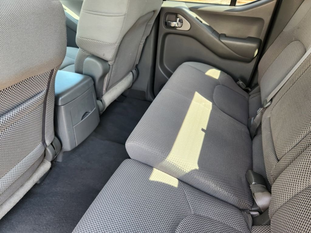 Used 2006 Gray Nissan SE image 25