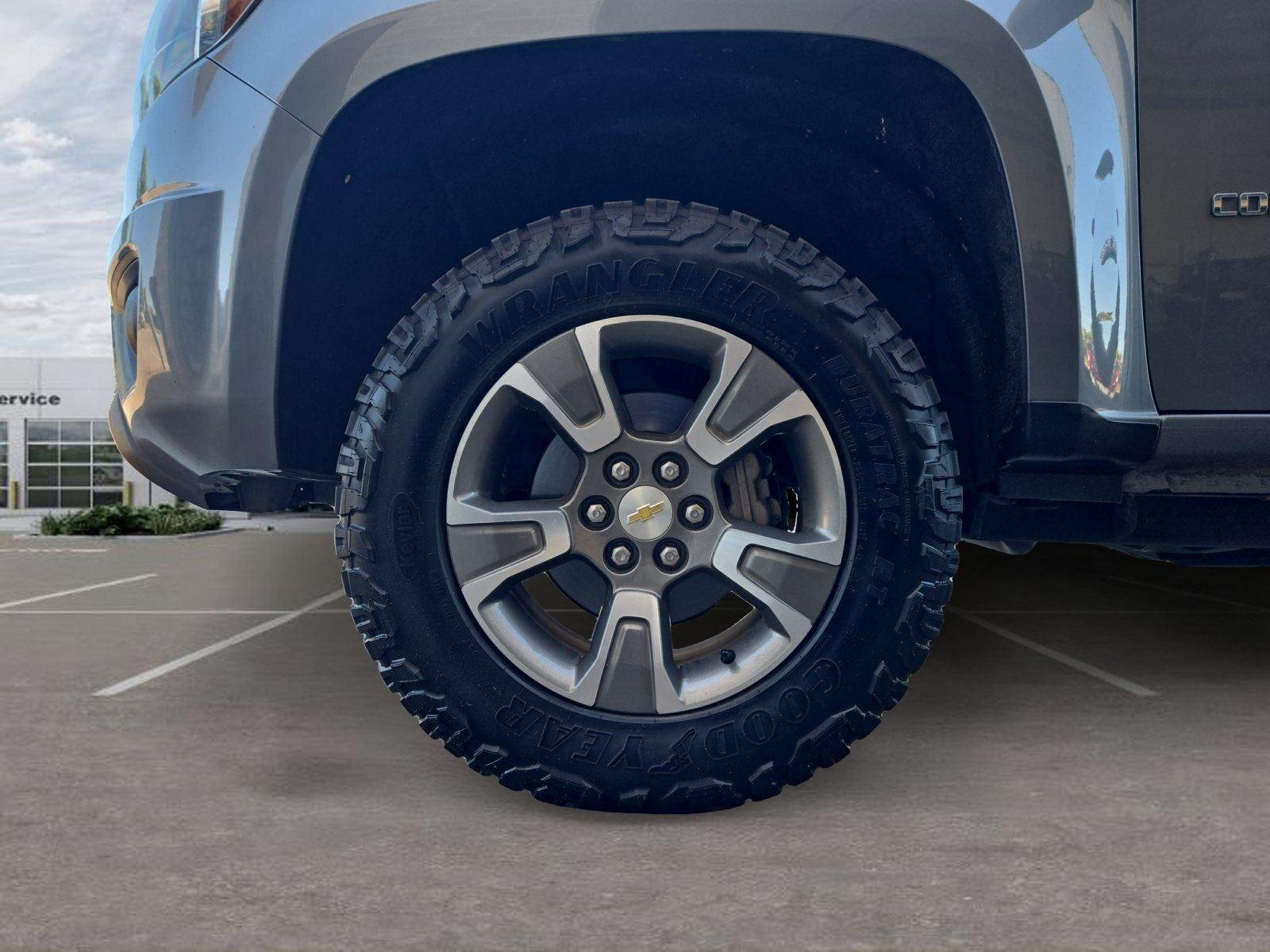 Used 2020 Silver Ice Metallic Chevrolet 4WD Z71 image 10